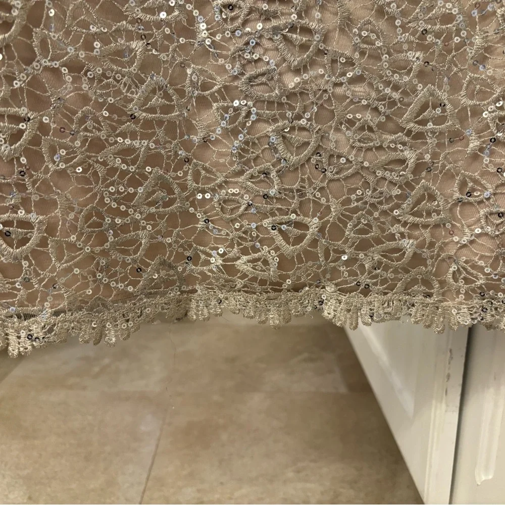 Montage by Mon Cheri. Formal gown. Mother of the bride . Elegant evening dress - Picture 7 of 13